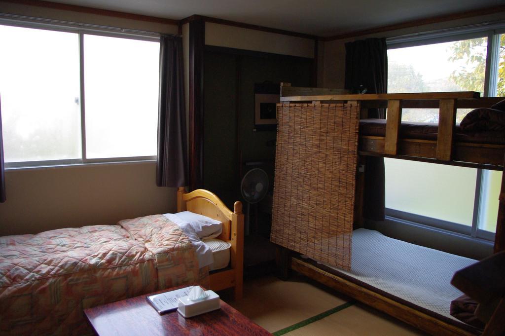 P-Dash Garden Backpackers Higashikawa الغرفة الصورة