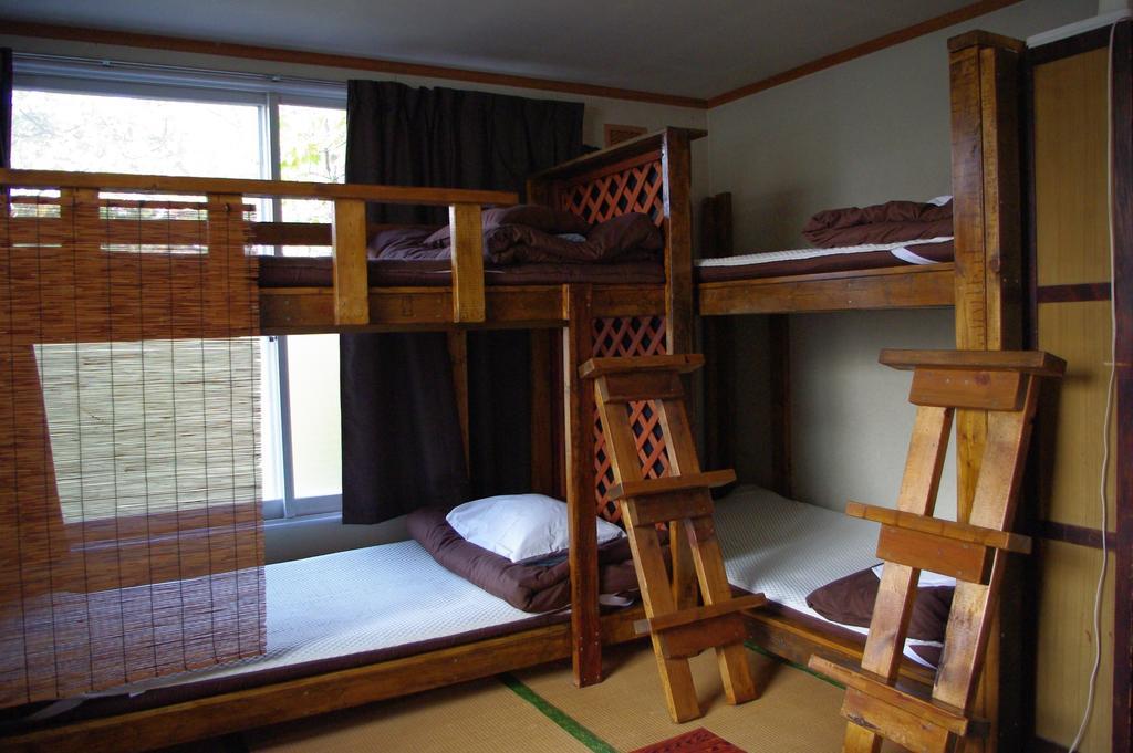 P-Dash Garden Backpackers Higashikawa الغرفة الصورة