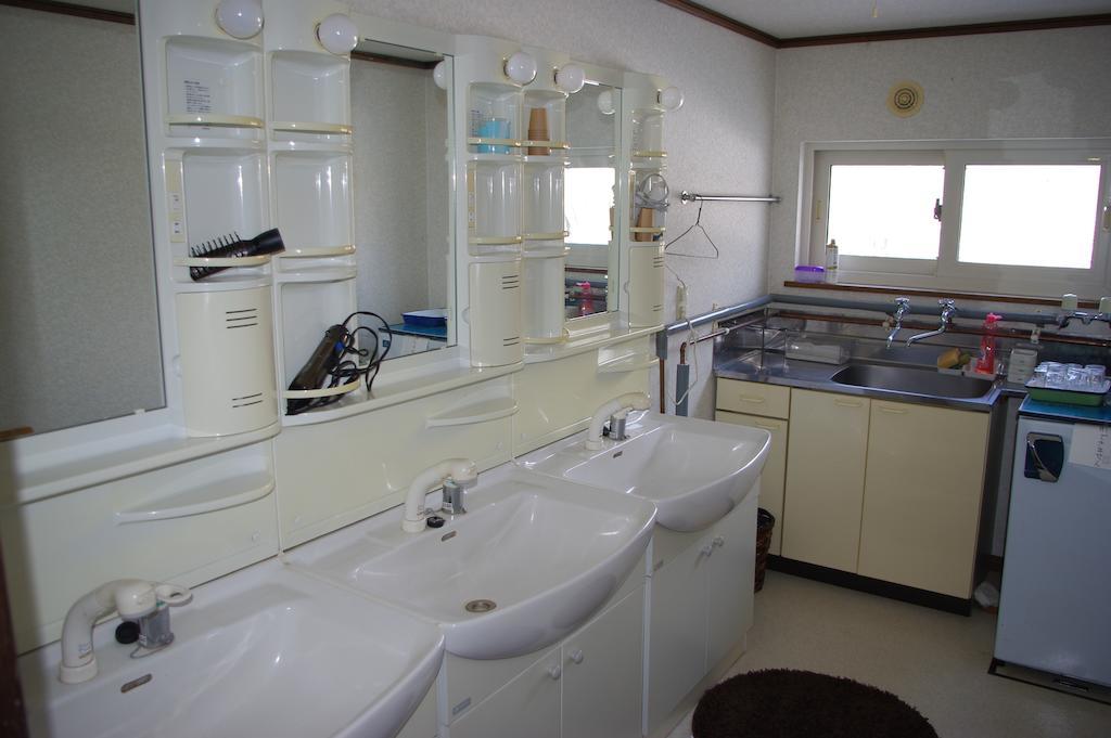 P-Dash Garden Backpackers Higashikawa الغرفة الصورة