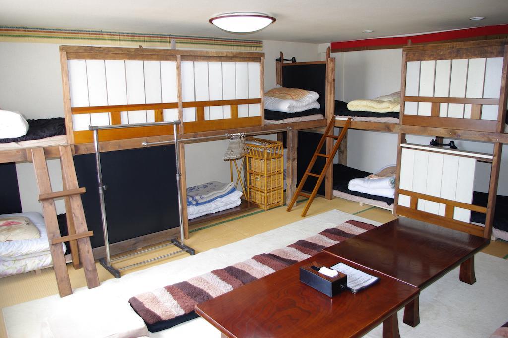 P-Dash Garden Backpackers Higashikawa الغرفة الصورة